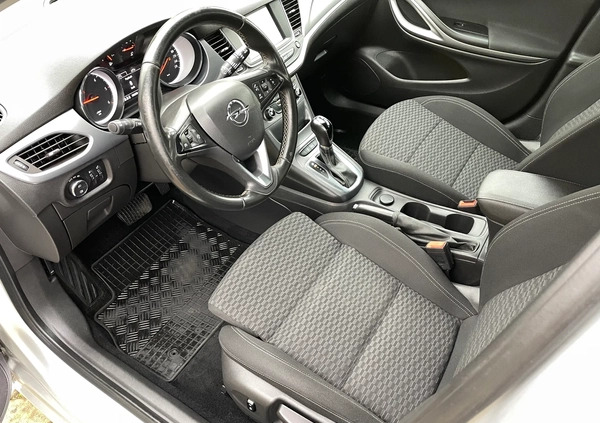 Opel Astra cena 31900 przebieg: 299876, rok produkcji 2018 z Będzin małe 137
